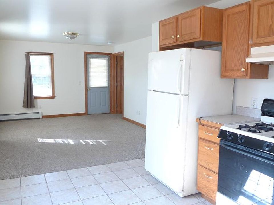 2nd image of 127 Liberty St APT 2