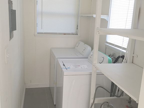 4th image of 822 N M St APT 2