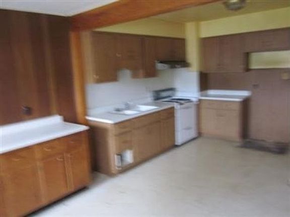 2nd image of 304 Bartlett Ave