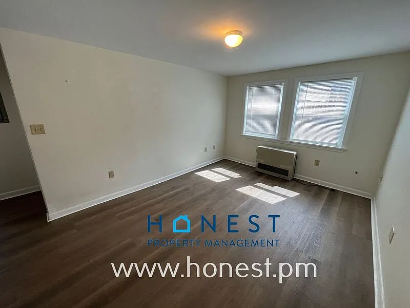 1 bed, 1.0 bath, 500 sqft, $1,350 — Photo 4