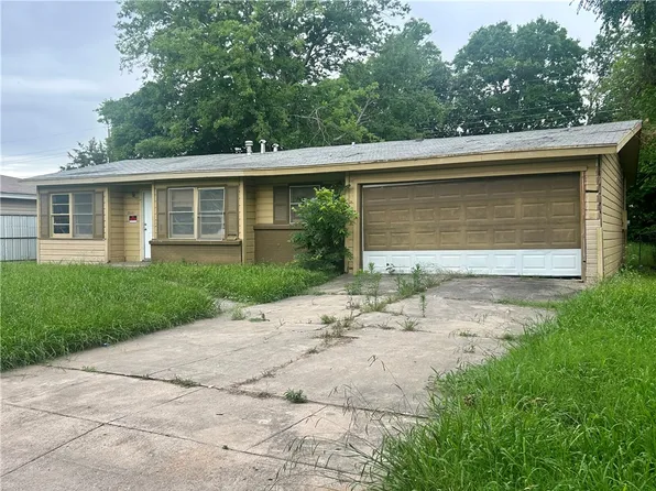 2601 S 27th St, Waco, TX 76706