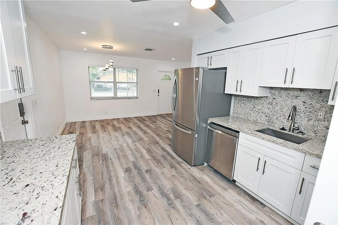 2 bed, 1.0 bath, 800 sqft, $2,600 — Photo 4