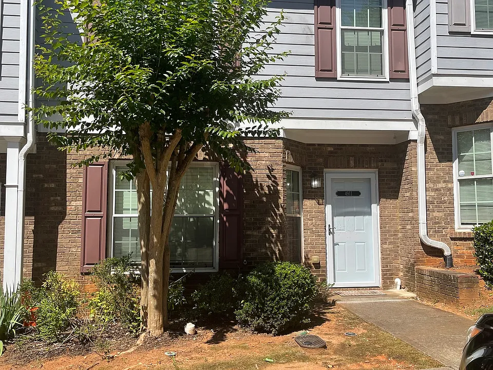 4911 Walden Lake Sq