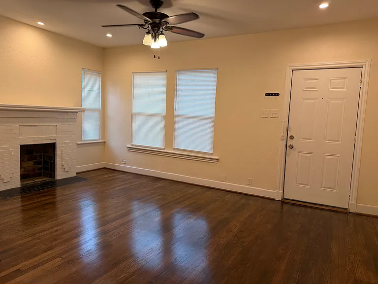 522 Cameron Ave — Photo 2