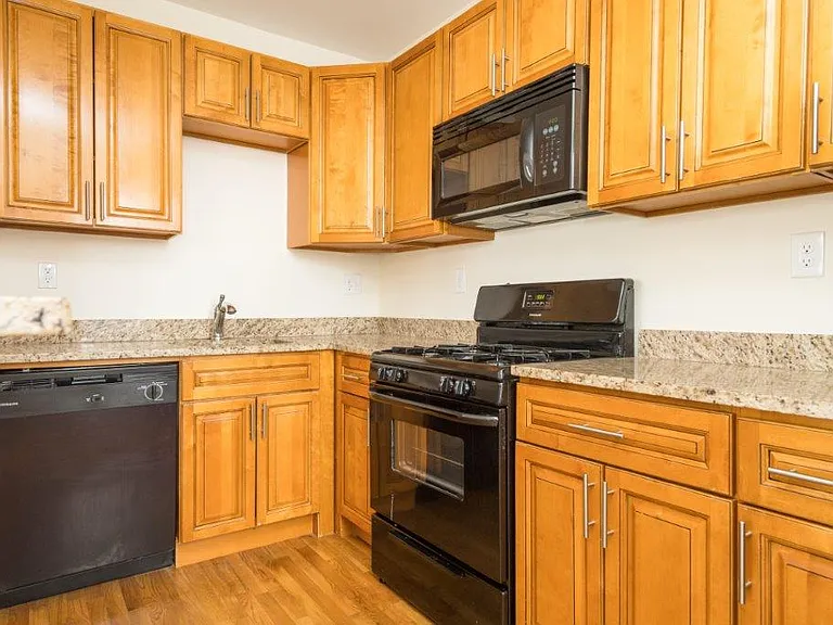 123 Highland Ave #31 — Photo 3