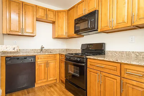 123-125 Highland Ave #31D Photo 1