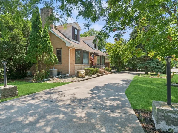 4851 N East River Rd, Norridge, IL 60706