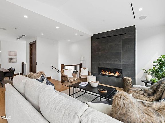 3rd image of 204 Goldfinch Ln #1B