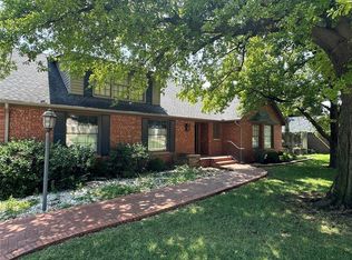 6610 Trenton Rd, Nichols Hills, OK 73116