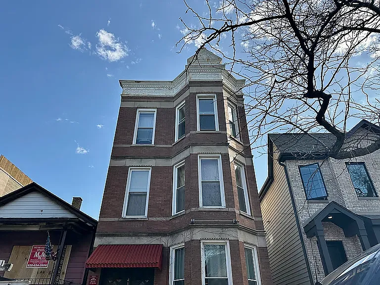 2100 W Superior St #1F — Photo 1