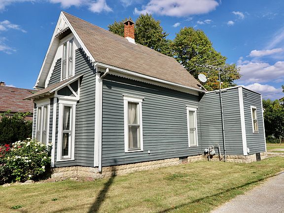 2nd image of 210 Parke Ave