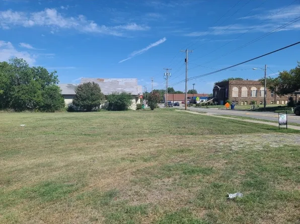 3936 Lee St, Greenville, TX 75401