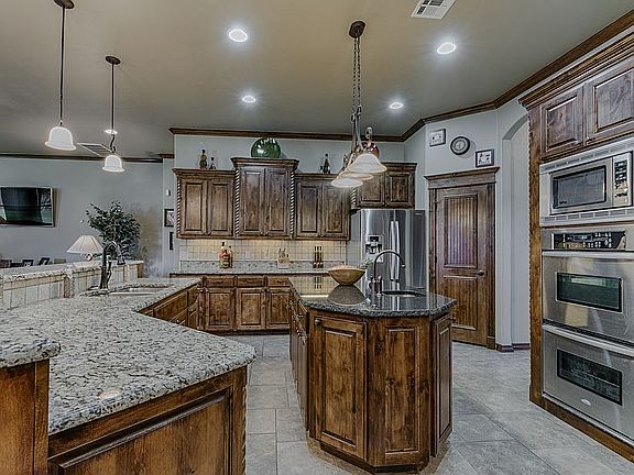 2nd image of 14508 Yorkshire Ln