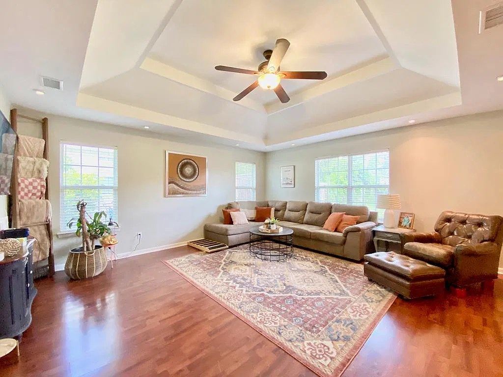 3 bed, 1569 sqft, $1,950 — Photo 3