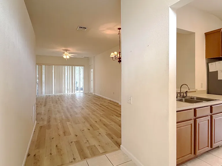 2021 Crossvine Ln — Photo 2