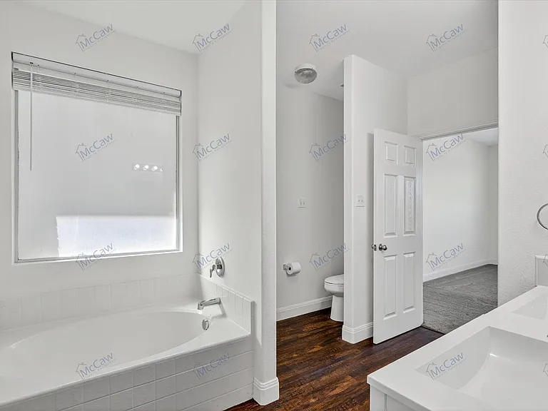 2405 Loreto Dr — Photo 15