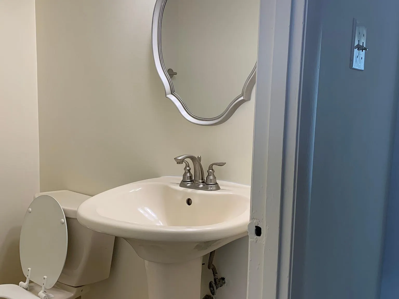 2 bed, 1.5 bath, 960 sqft, $2,200 — Photo 2