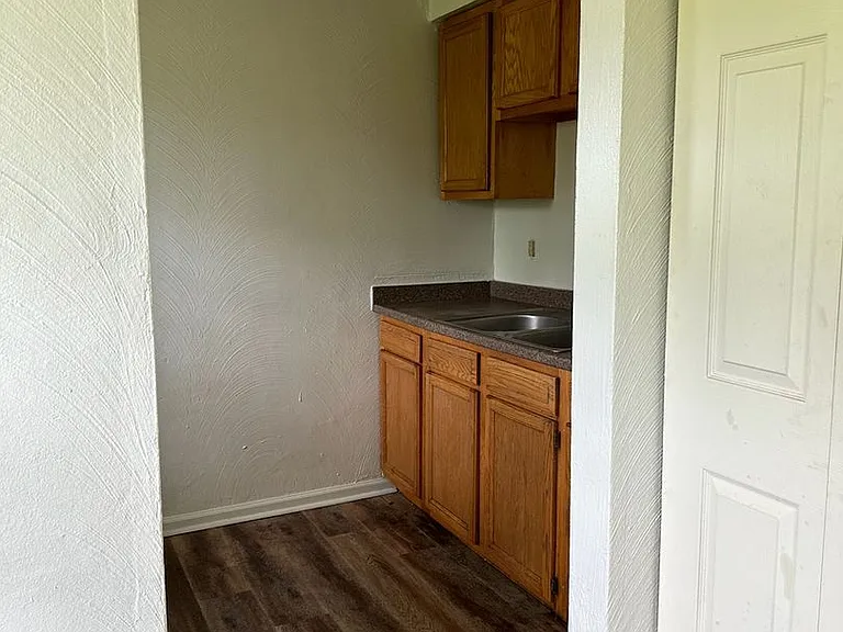 275 Medford St — Photo 5