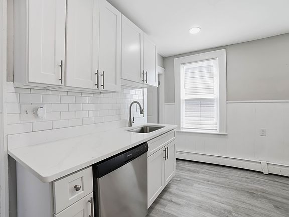 5th image of 8 Hooper St #3