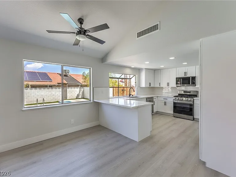 6348 Vicuna Dr — Photo 7