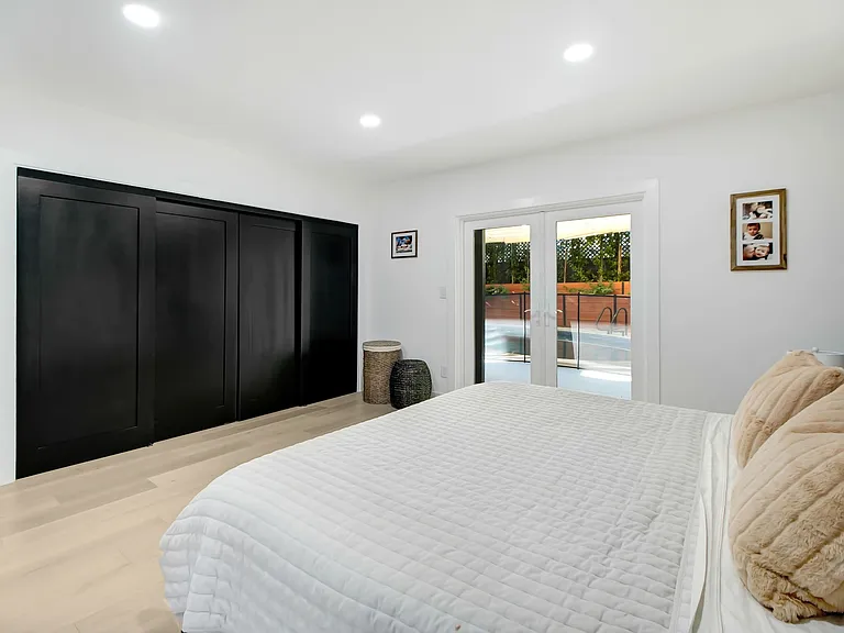 23209 Bigler St — Photo 34