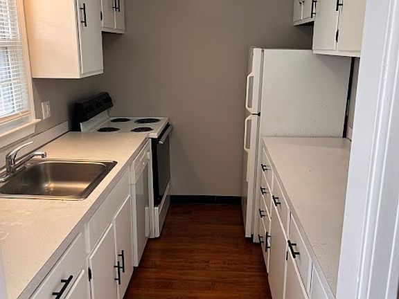 4th image of 20 Carriage Ln APT 17