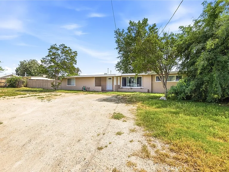 40861 Whittier Ave — Photo 29