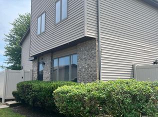 728 Lake Rd, New Lenox, IL 60451