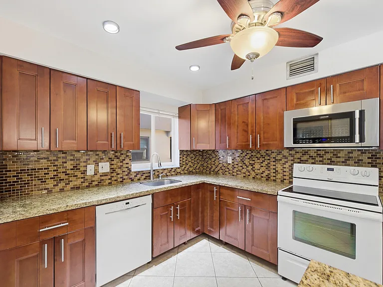 129 Piedmont Way #C — Photo 14