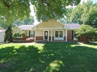 15528 Twingate Dr, Chesterfield, MO