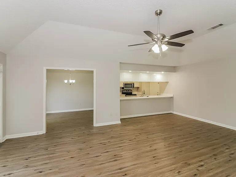 6640 Elmore Ridge Ln — Photo 7