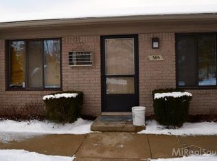 385 W Drahner Rd, Oxford, MI 48371