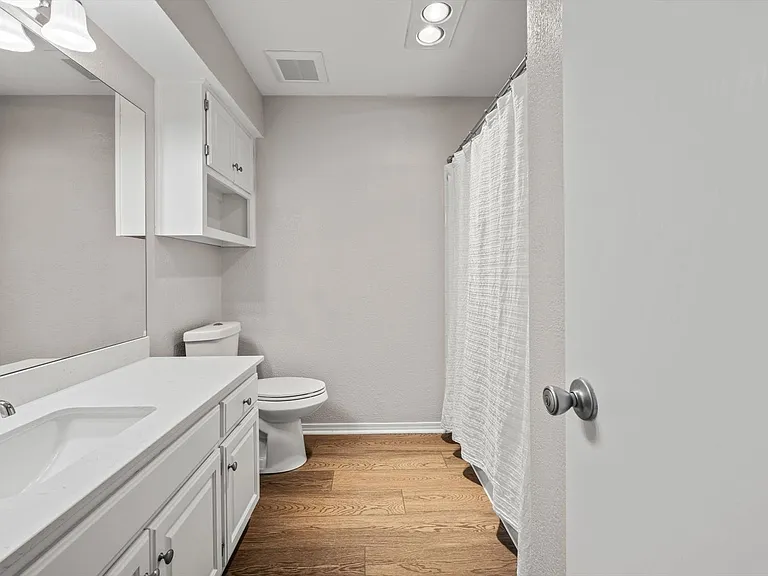7717 Doris Dr — Photo 29