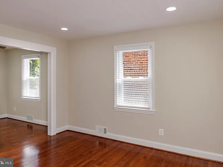 632 Faraday Pl NE — Photo 3