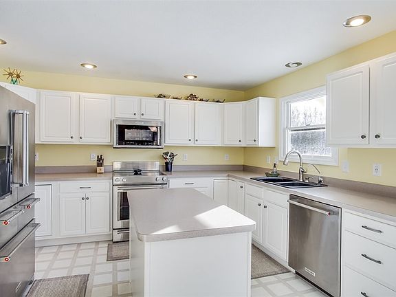 3rd image of 53201 W Cedar Lake Dr