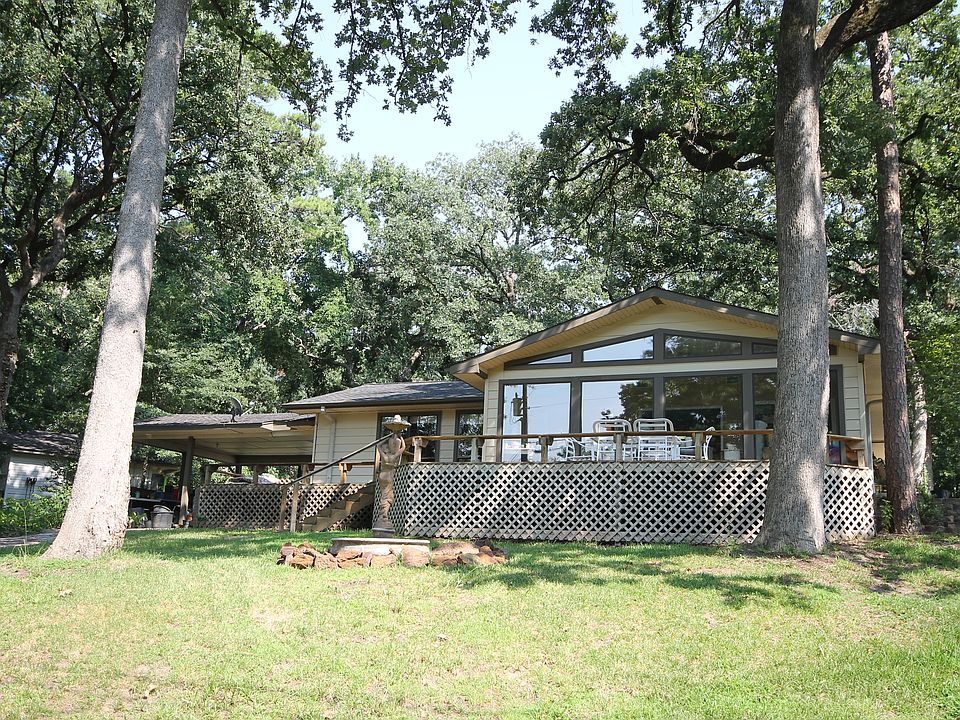 2nd image of 443 Lakeview Dr