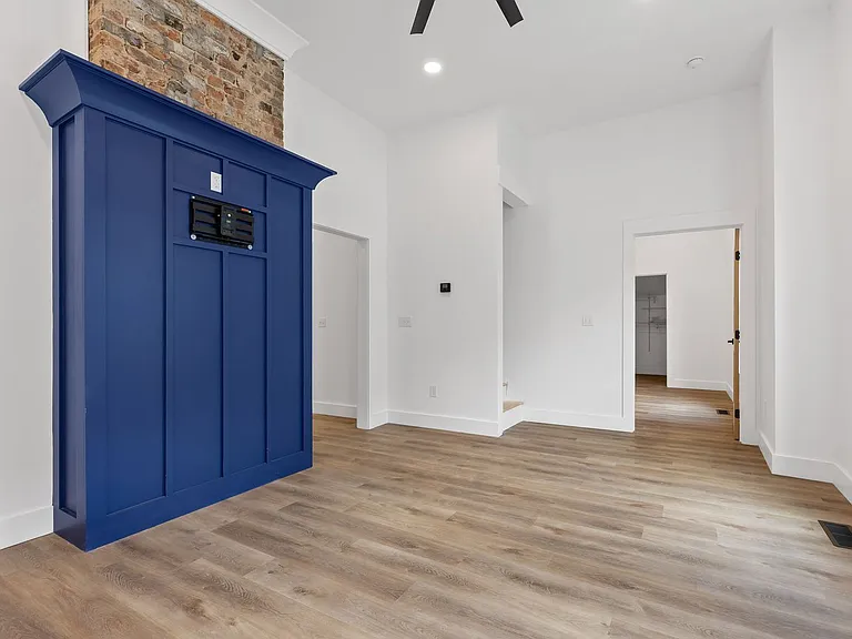 1704 Bailey Ave — Photo 6