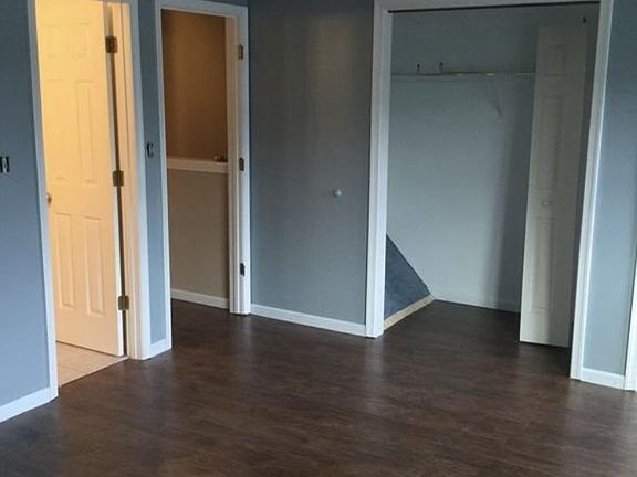 4th image of 18 Briarwood Way #18