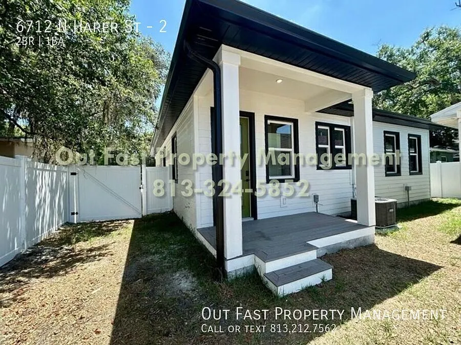 Building Photo - 6712 N Harer St #2