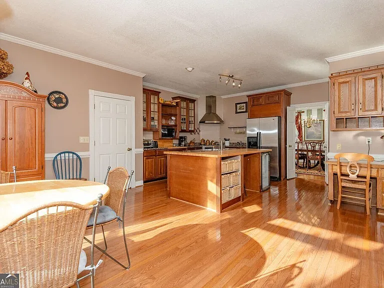 10315 Crescent Ridge Dr — Photo 6