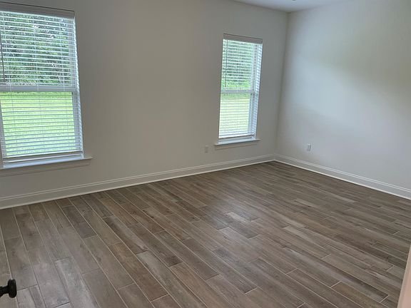 4th image of 401 Rue Evangeline