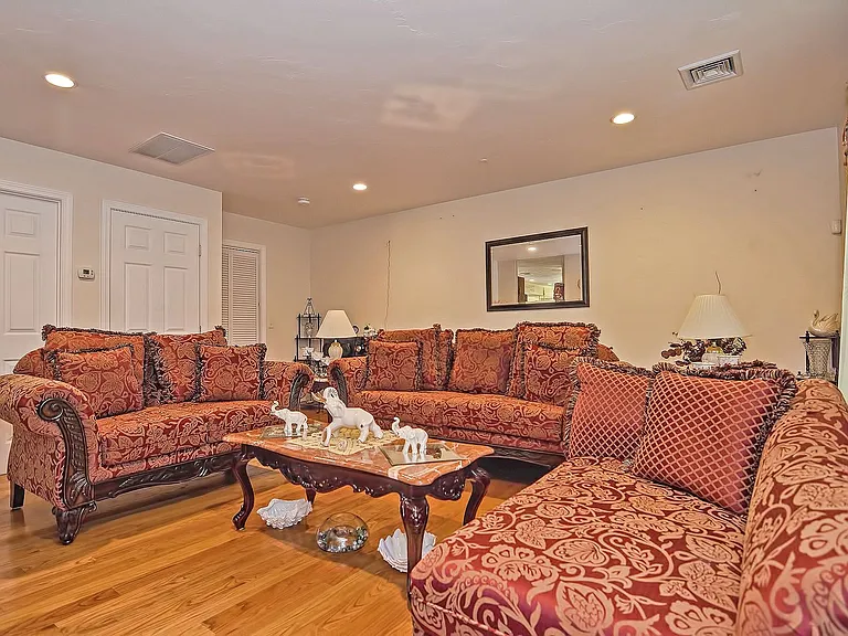 45 Nightingale St #B — Photo 45