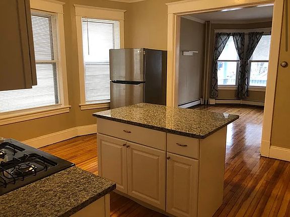 2nd image of 204 Ontario St APT 1