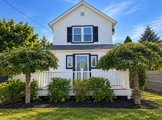26 Lakeland Ave, Patchogue, NY 11772