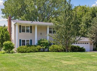 2415 Merrimac Ln N, Plymouth, MN 55447