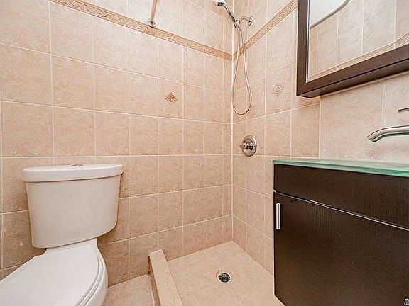 4th image of 10110 Rockaway Beach Blvd APT 3