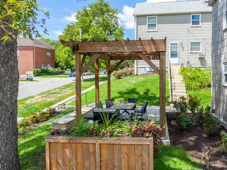 Warwick Court Townhomes — Photo 20