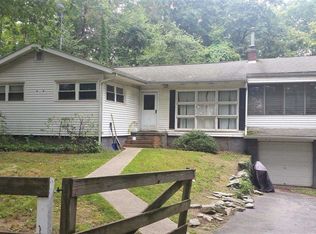 5 Carlyle Rd, Hyde Park, NY 12538