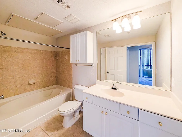 8539 Gate Pkwy W #1525 — Photo 14