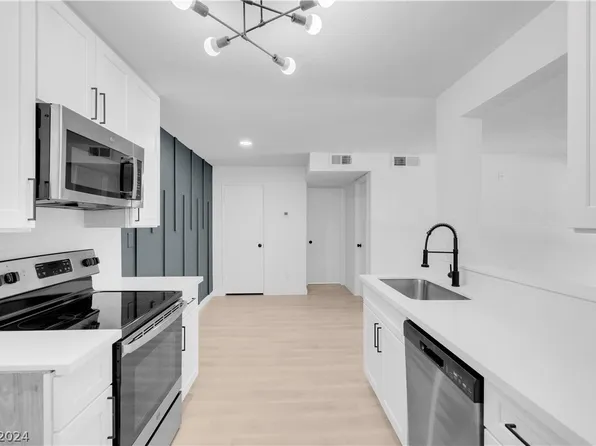 221 Mission Newport Ln APT 202, Las Vegas, NV 89107
